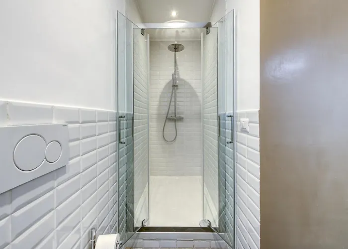 Apartment Clausim Domus: New Brightful Flat Next To The Vatican *