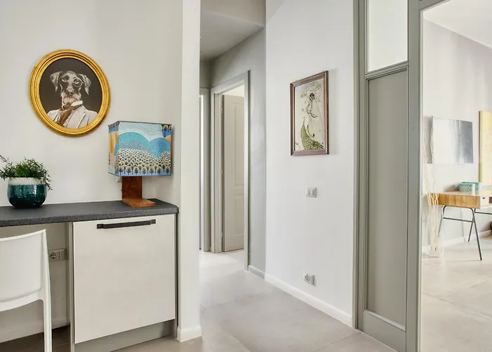 Clausim Domus: New Brightful Flat Next To The Vatican *