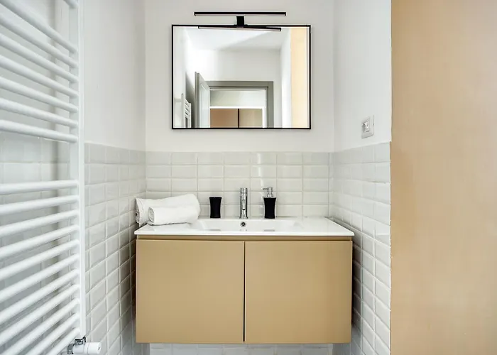 Clausim Domus: New Brightful Flat Next To The Vatican Apartment