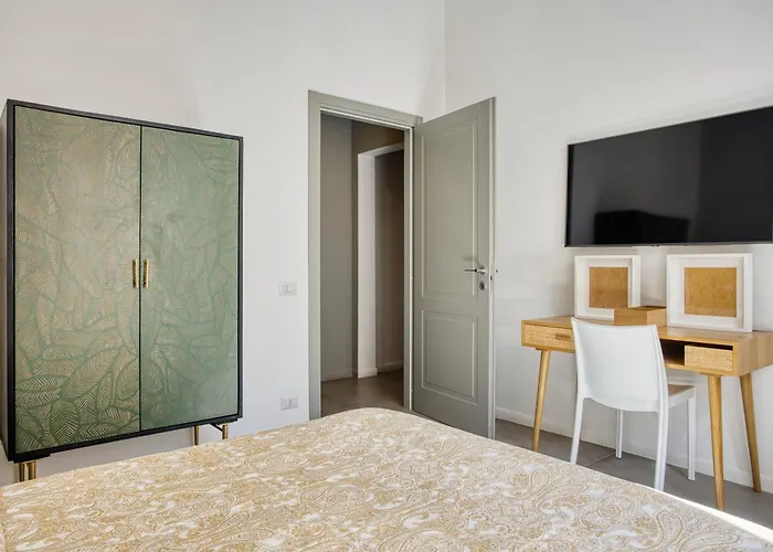 Clausim Domus: New Brightful Flat Next To The Vatican