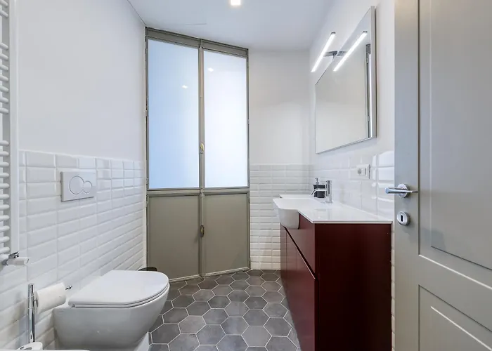 Clausim Domus: New Brightful Flat Next To The Vatican Apartment *