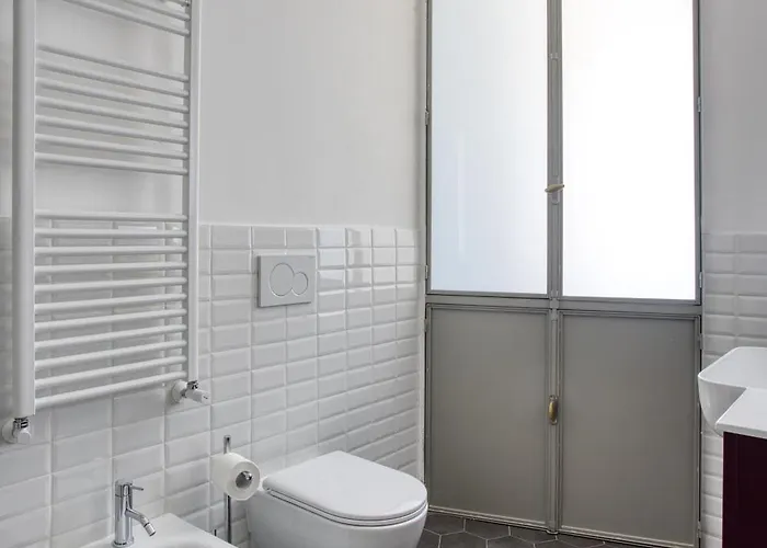 Clausim Domus: New Brightful Flat Next To The Vatican Apartment
