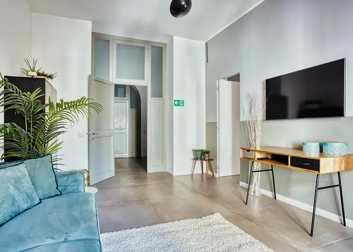 Clausim Domus: New Brightful Flat Next To The Vatican Apartment