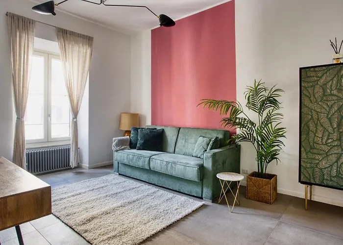 Clausim Domus: New Brightful Flat Next To The Vatican Apartment
