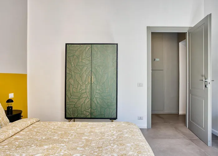 Apartment Clausim Domus: New Brightful Flat Next To The Vatican *